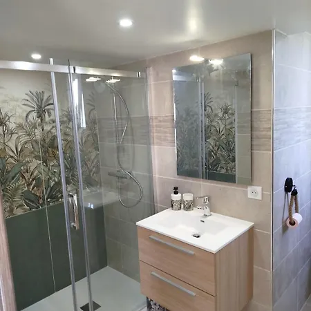 דירה Cozy, Bright, Air-conditioned 2-room With Mezzanine & Terrace *