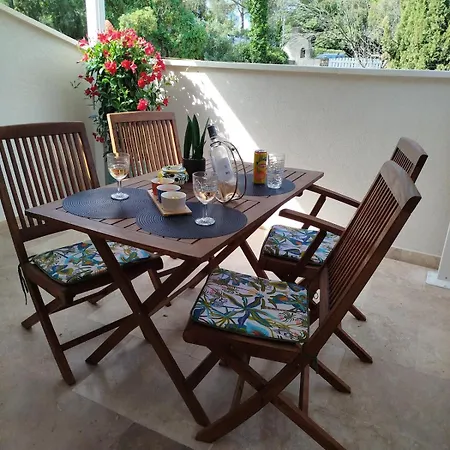 Cozy, Bright, Air-conditioned 2-room With Mezzanine & Terrace Appartement Fréjus